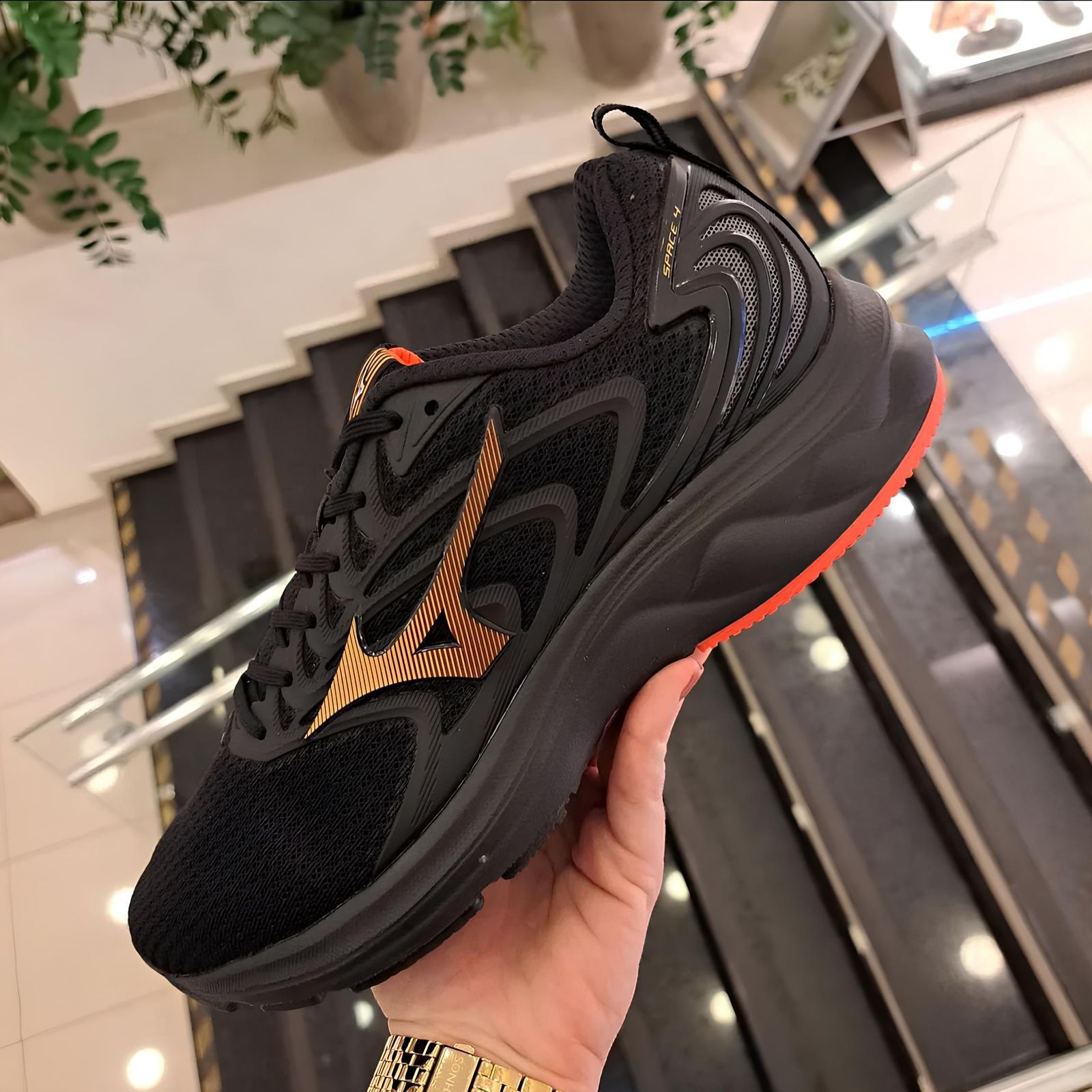 Tênis Mizuno Space 4